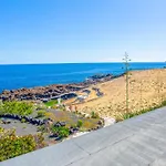 Villa Boutique By Lanzarote Retreats - Private Pool - 1 Min Walk To Sea Pool