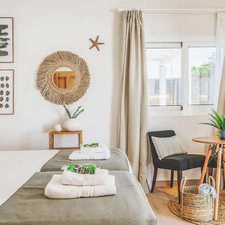 Boutique By Lanzarote Retreats - Private Pool - 1 Min Walk To Sea Pool * Charco del Palo