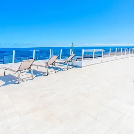 Boutique By Lanzarote Retreats - Private Pool - 1 Min Walk To Sea Pool *