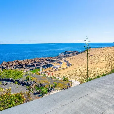 Villa Boutique By Lanzarote Retreats - Private Pool - 1 Min Walk To Sea Pool