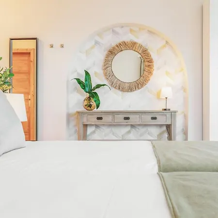 Villa Boutique By Lanzarote Retreats - Private Pool - 1 Min Walk To Sea Pool *