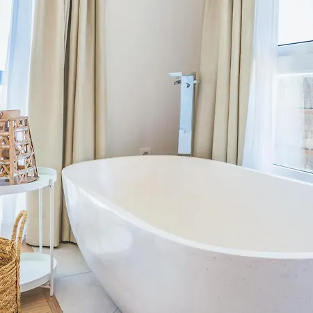 Boutique By Lanzarote Retreats - Private Pool - 1 Min Walk To Sea Pool Villa