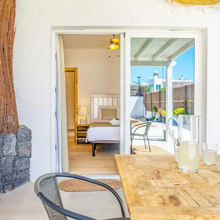 Boutique By Lanzarote Retreats - Private Pool - 1 Min Walk To Sea Pool