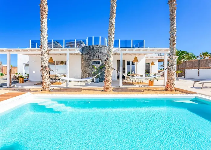 Boutique By Lanzarote Retreats - Private Pool - 1 Min Walk To Sea Pool *
