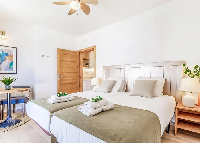 Boutique By Lanzarote Retreats - Private Pool - 1 Min Walk To Sea Pool Villa *