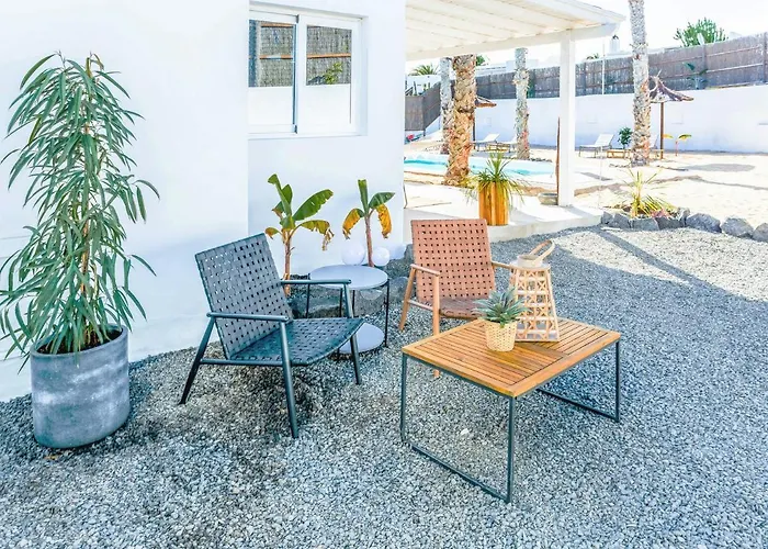 Boutique By Lanzarote Retreats - Private Pool - 1 Min Walk To Sea Pool Villa