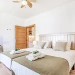 Boutique By Lanzarote Retreats - Private Pool - 1 Min Walk To Sea Pool Вилла *
