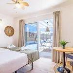 Вилла Boutique By Lanzarote Retreats - Private Pool - 1 Min Walk To Sea Pool *