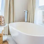 Boutique By Lanzarote Retreats - Private Pool - 1 Min Walk To Sea Pool Вилла