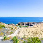 Boutique By Lanzarote Retreats - Private Pool - 1 Min Walk To Sea Pool Вилла