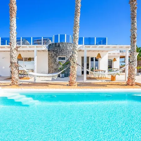 Boutique By Lanzarote Retreats - Private Pool - 1 Min Walk To Sea Pool *