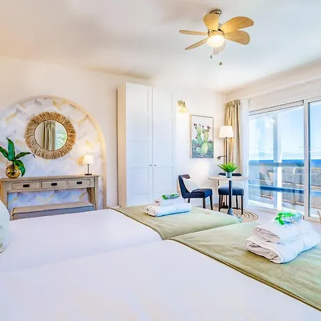 Boutique By Lanzarote Retreats - Private Pool - 1 Min Walk To Sea Pool * Charco del Palo