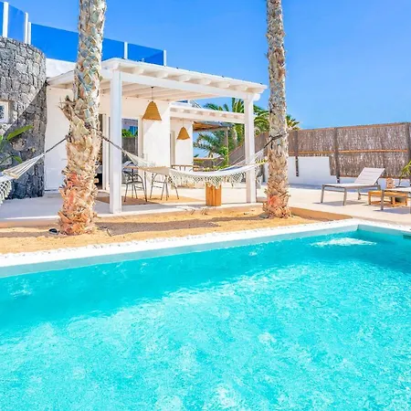 Boutique By Lanzarote Retreats - Private Pool - 1 Min Walk To Sea Pool * Charco del Palo