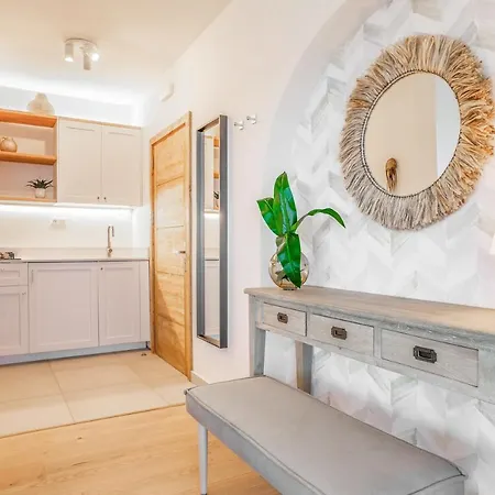 Boutique By Lanzarote Retreats - Private Pool - 1 Min Walk To Sea Pool Βίλα