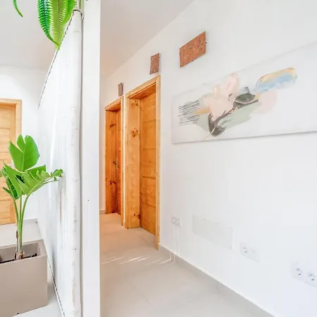 Boutique By Lanzarote Retreats - Private Pool - 1 Min Walk To Sea Pool *