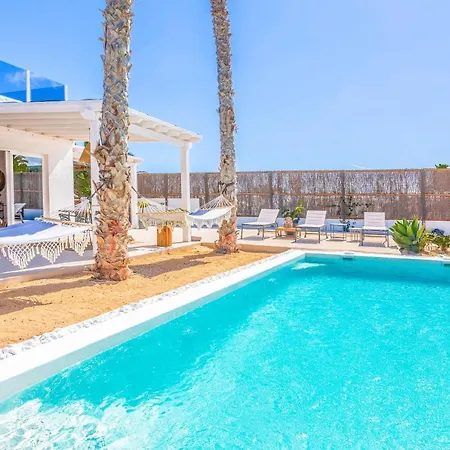 Boutique By Lanzarote Retreats - Private Pool - 1 Min Walk To Sea Pool * Charco del Palo