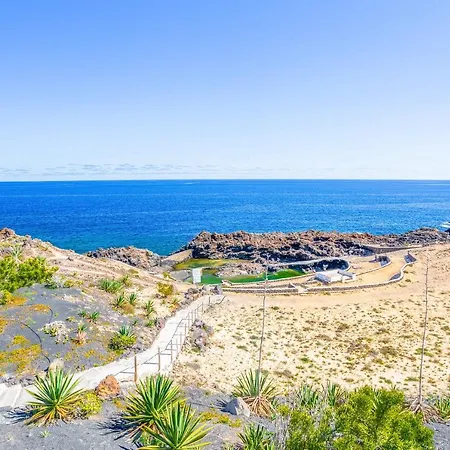 Boutique By Lanzarote Retreats - Private Pool - 1 Min Walk To Sea Pool فيلة