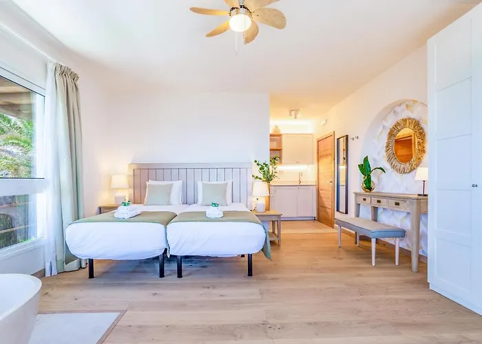 Boutique By Lanzarote Retreats - Private Pool - 1 Min Walk To Sea Pool