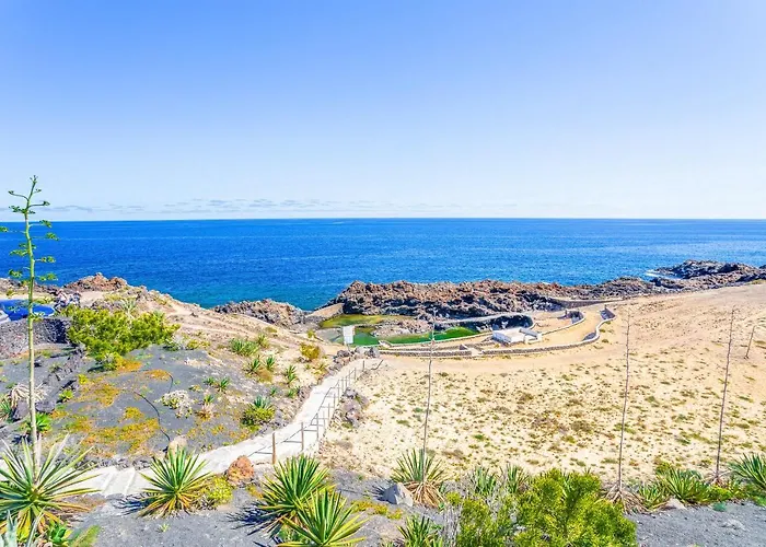 Boutique By Lanzarote Retreats - Private Pool - 1 Min Walk To Sea Pool Вилла