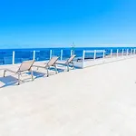 Boutique By Lanzarote Retreats - Private Pool - 1 Min Walk To Sea Pool *