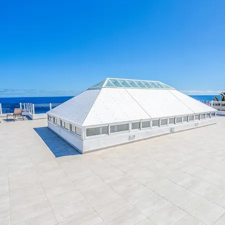 Boutique By Lanzarote Retreats - Private Pool - 1 Min Walk To Sea Pool 빌라 *