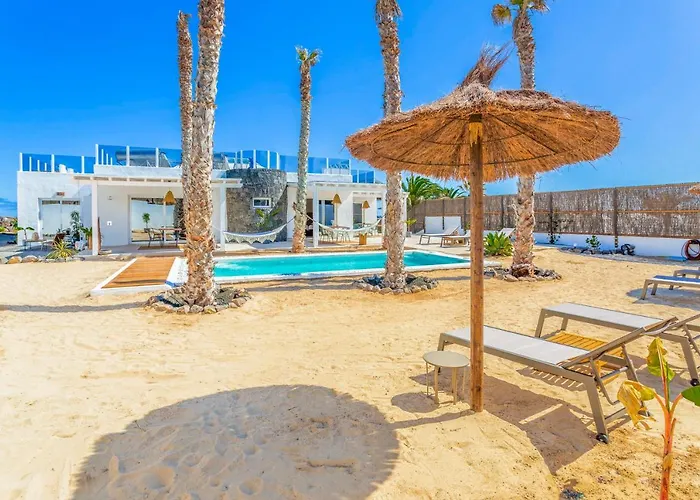 Villa Boutique By Lanzarote Retreats - Private Pool - 1 Min Walk To Sea Pool