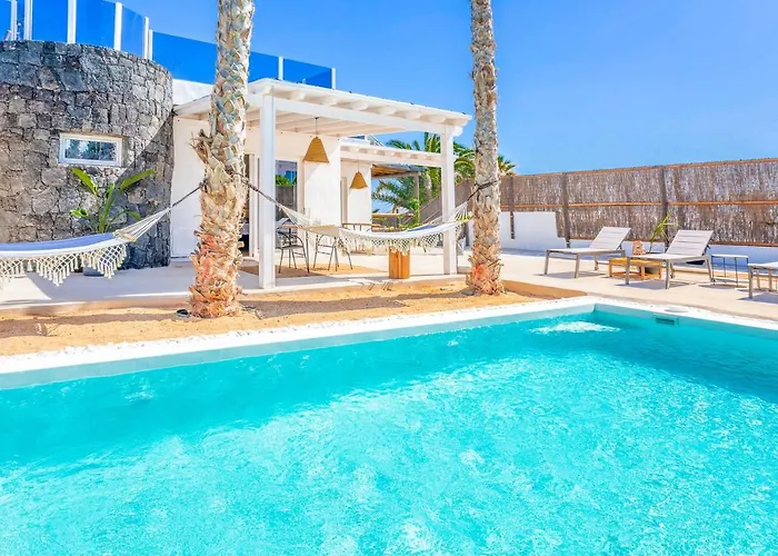 Boutique By Lanzarote Retreats - Private Pool - 1 Min Walk To Sea Pool * Charco del Palo