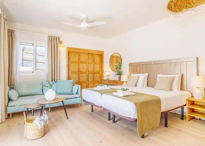 Boutique By Lanzarote Retreats - Private Pool - 1 Min Walk To Sea Pool