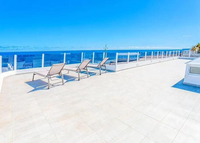 Boutique By Lanzarote Retreats - Private Pool - 1 Min Walk To Sea Pool *