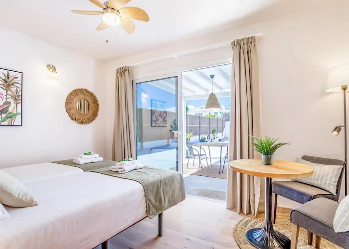 Villa Boutique By Lanzarote Retreats - Private Pool - 1 Min Walk To Sea Pool *