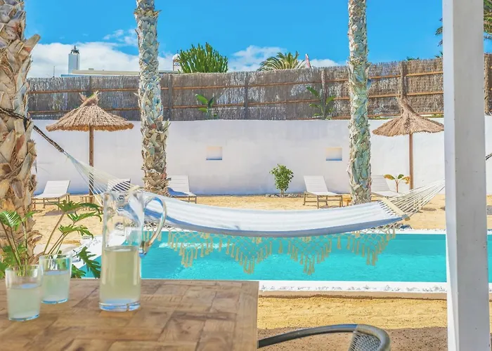 Boutique By Lanzarote Retreats - Private Pool - 1 Min Walk To Sea Pool *
