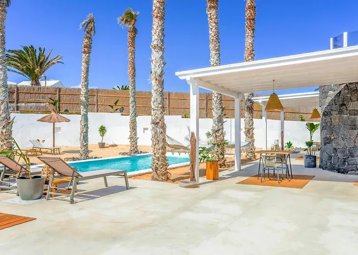 Villa Boutique By Lanzarote Retreats - Private Pool - 1 Min Walk To Sea Pool *